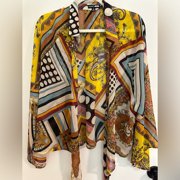 FASHIONNOVA Plus size tie front blouse - Picture 6 of 6